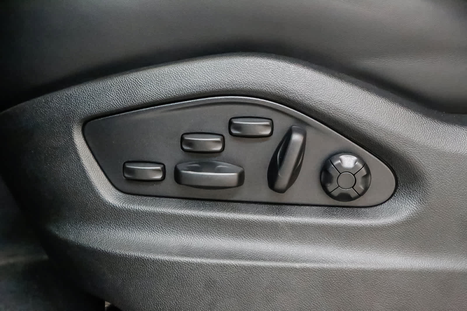 New 2026 Porsche Cayenne GTS AWD/4WD image 26