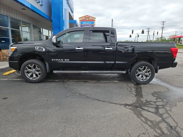 Used 2017 Nissan Titan SV AWD/4WD image 3