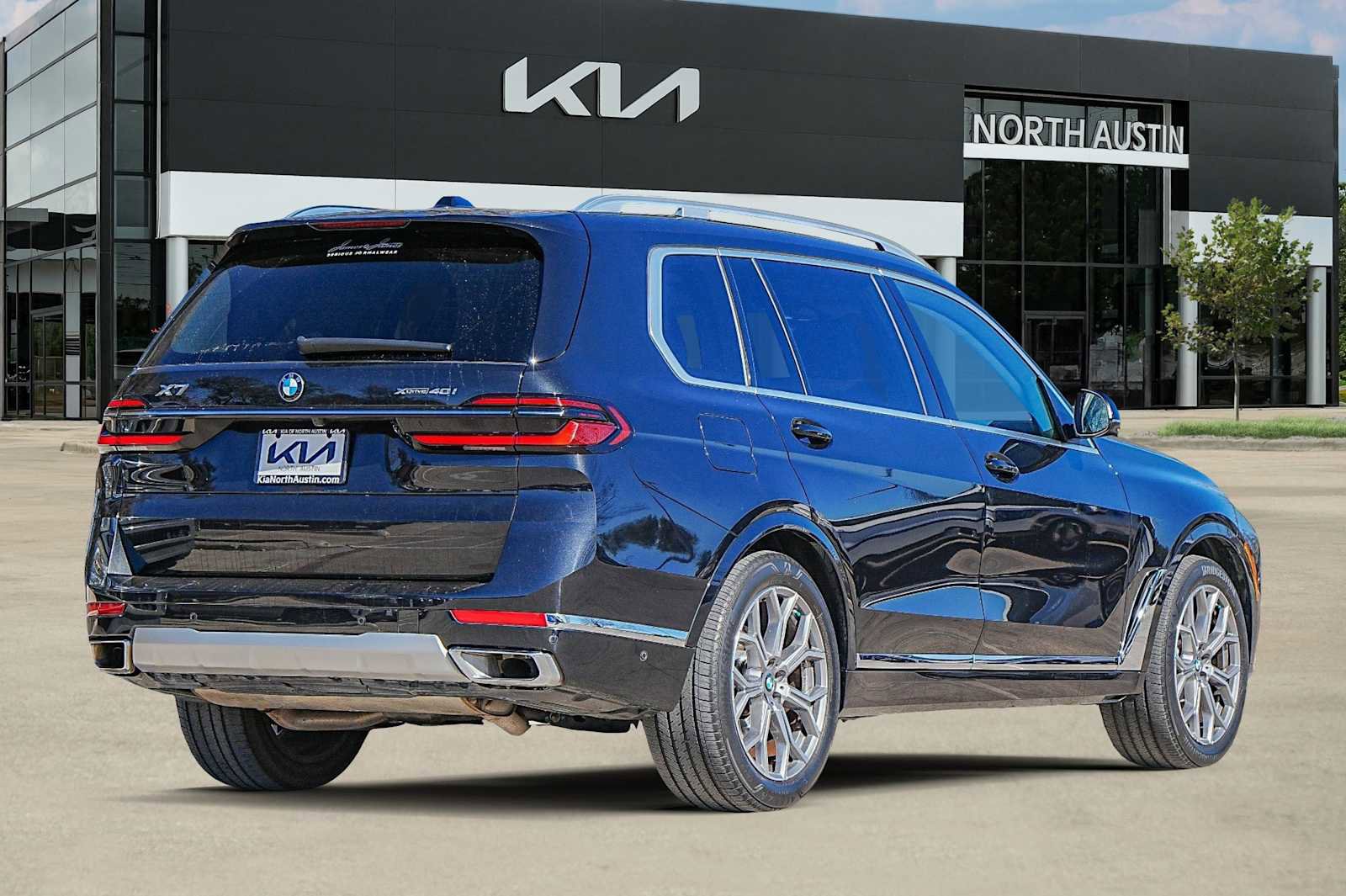Used 2023 BMW X7 xDrive40i w/ Premium Package image 7