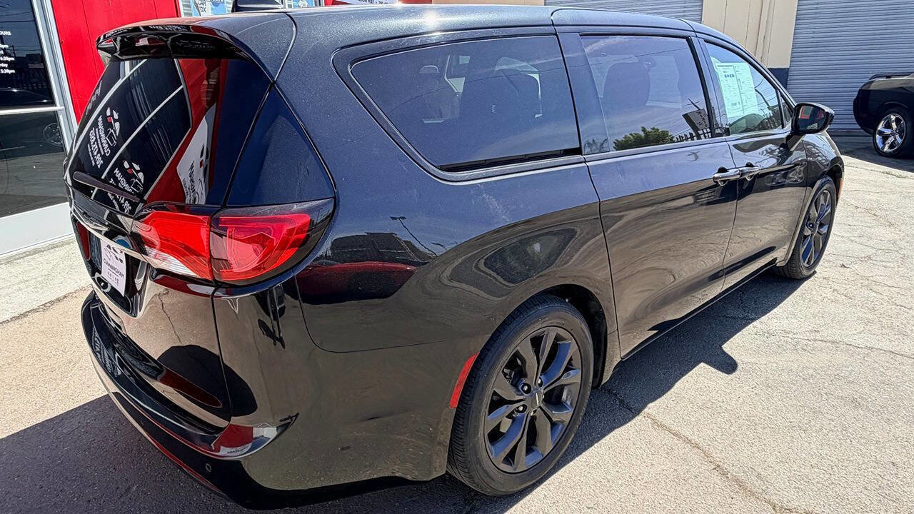 Used 2018 Chrysler Pacifica Touring Plus w/ S Appearance Package image 6