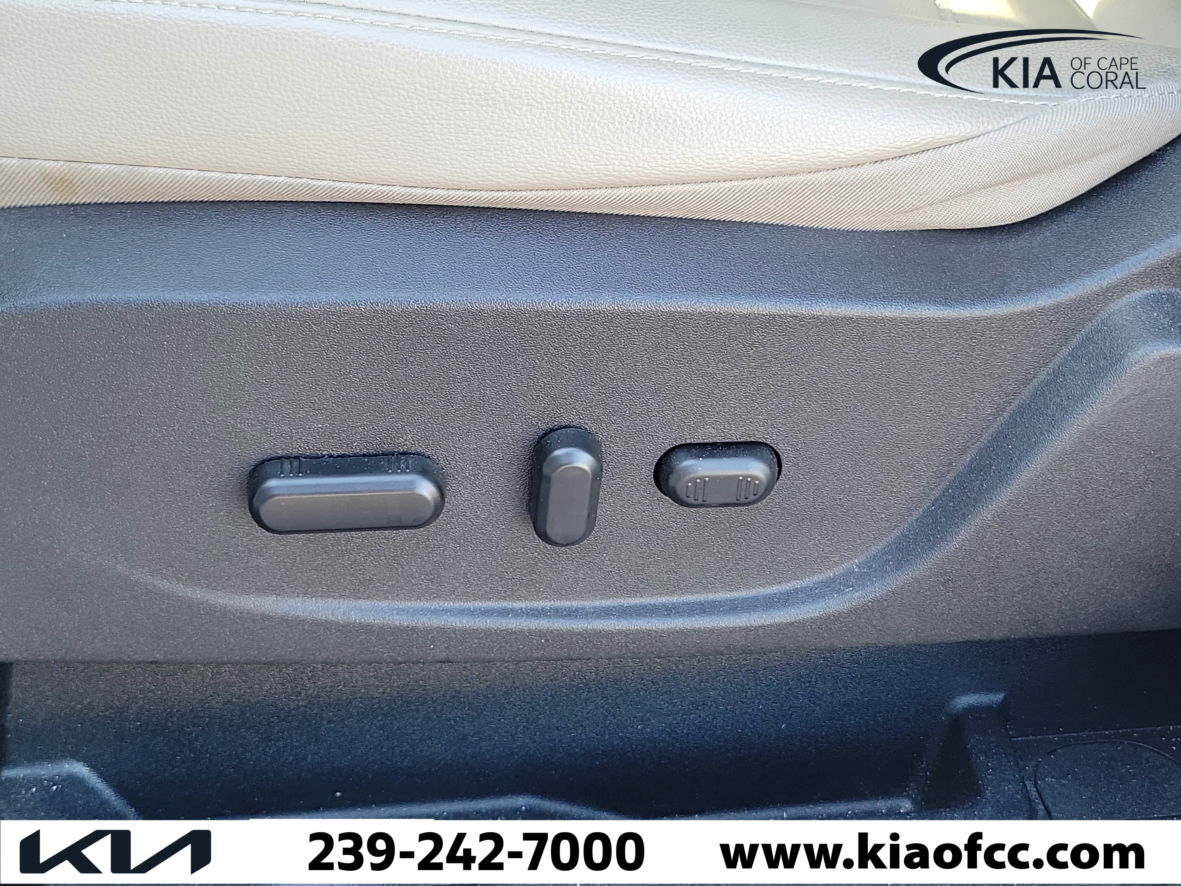 Used 2017 Ford Escape Titanium w/ Equipment Group 301A image 20