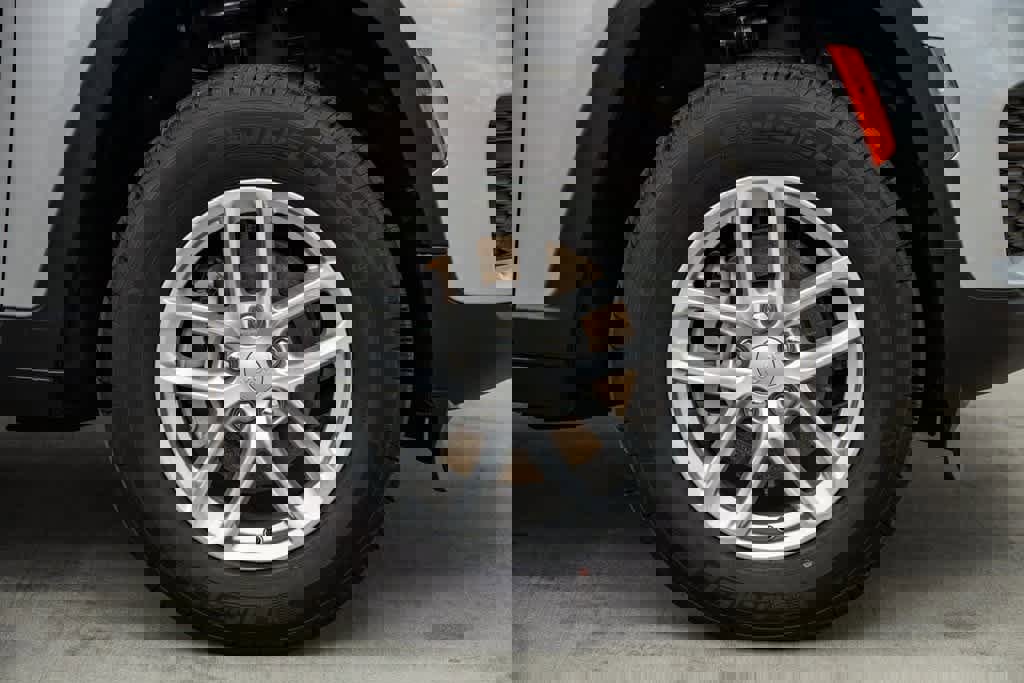 New 2024 Jeep Grand Cherokee Laredo X w/ Luxury Tech Group I image 10