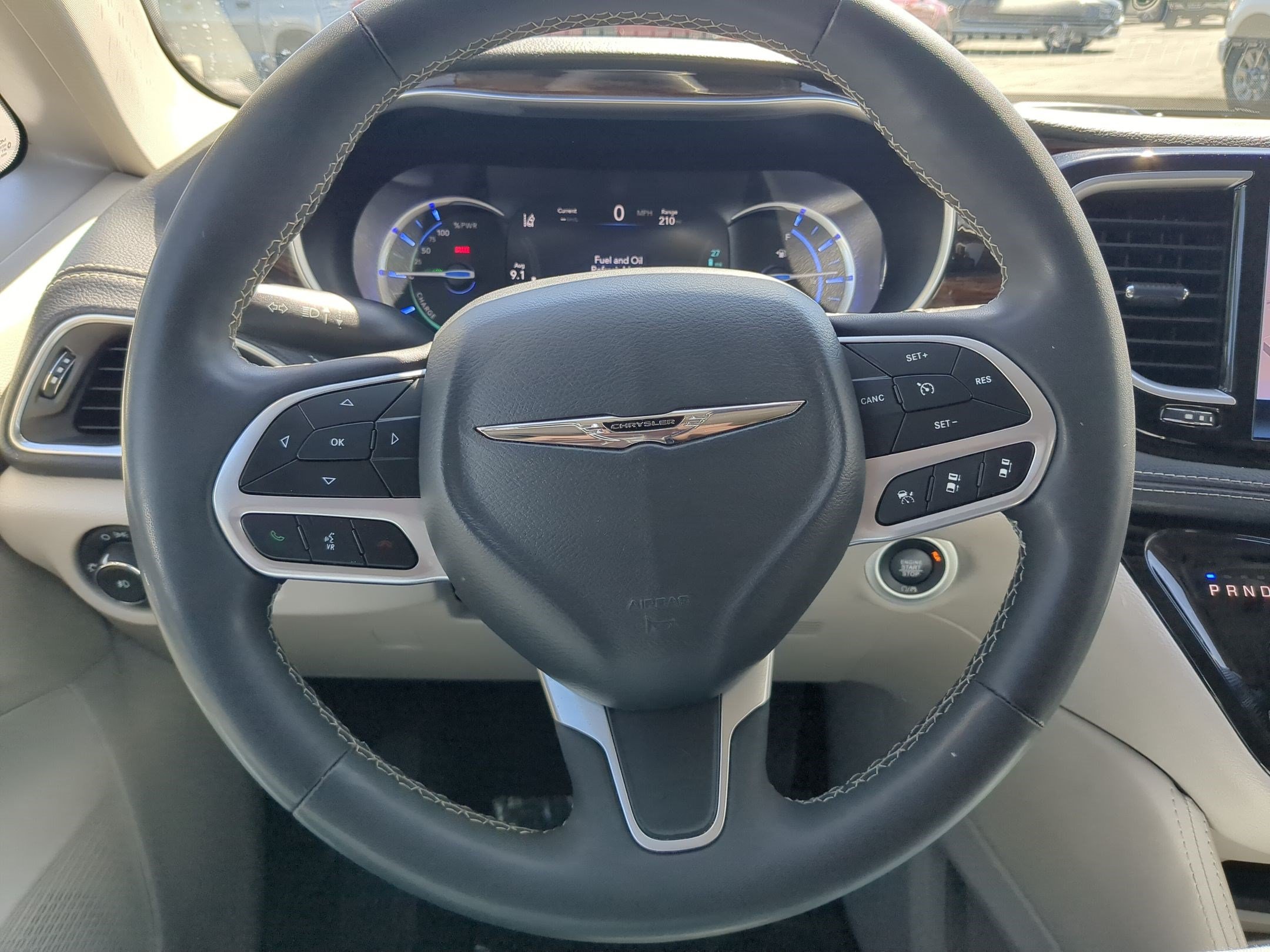 Used 2023 Chrysler Pacifica Limited FWD image 18