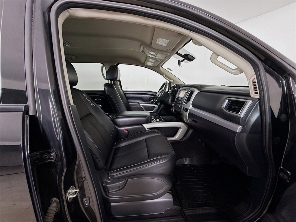 Used 2017 Nissan Titan PRO-4X image 31