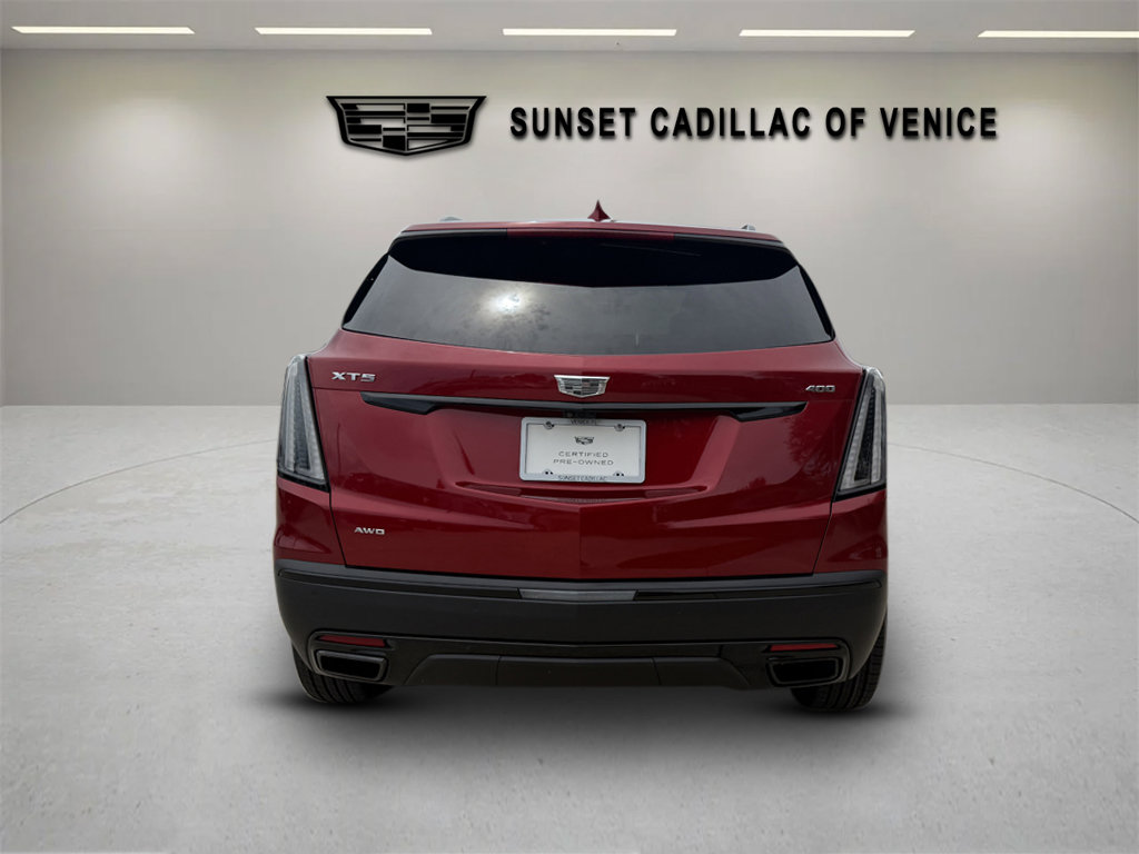 Certified 2022 Cadillac XT5 Sportv w/ LPO, ONYX Package AWD/4WD image 4