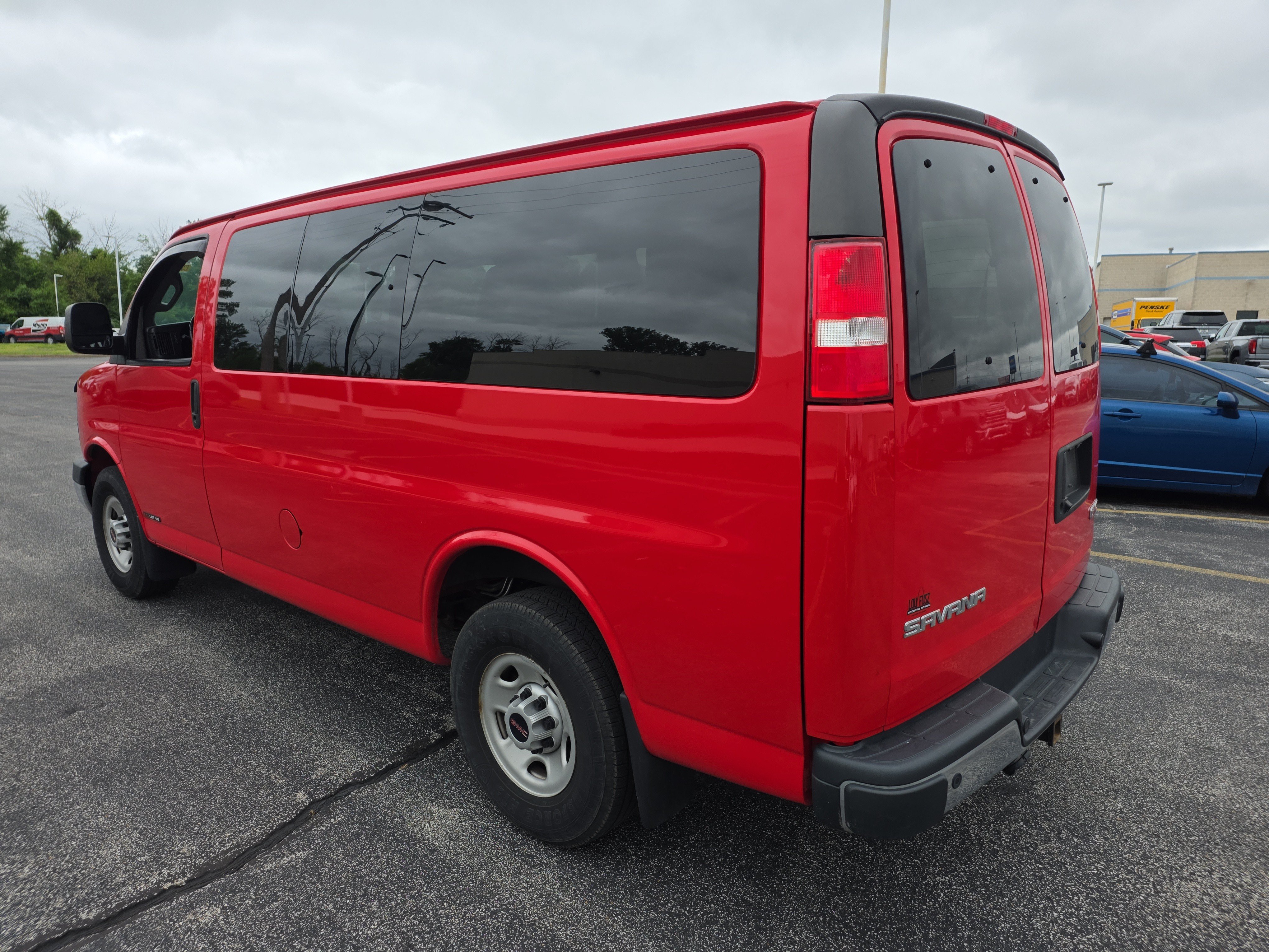 Used 2021 GMC Savana 3500 LS w/ Chrome Appearance Package RWD image 6