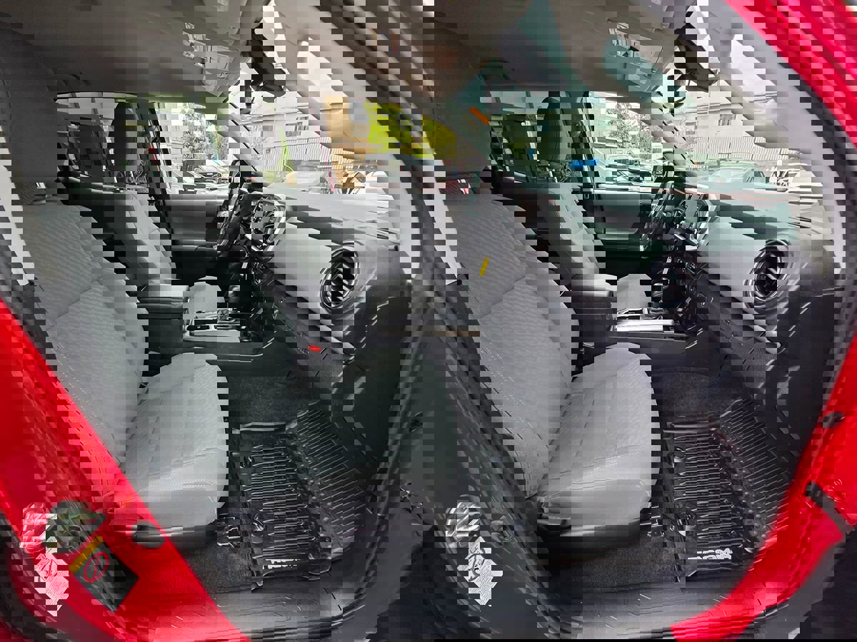 Used 2020 Toyota Tacoma SR5 image 20