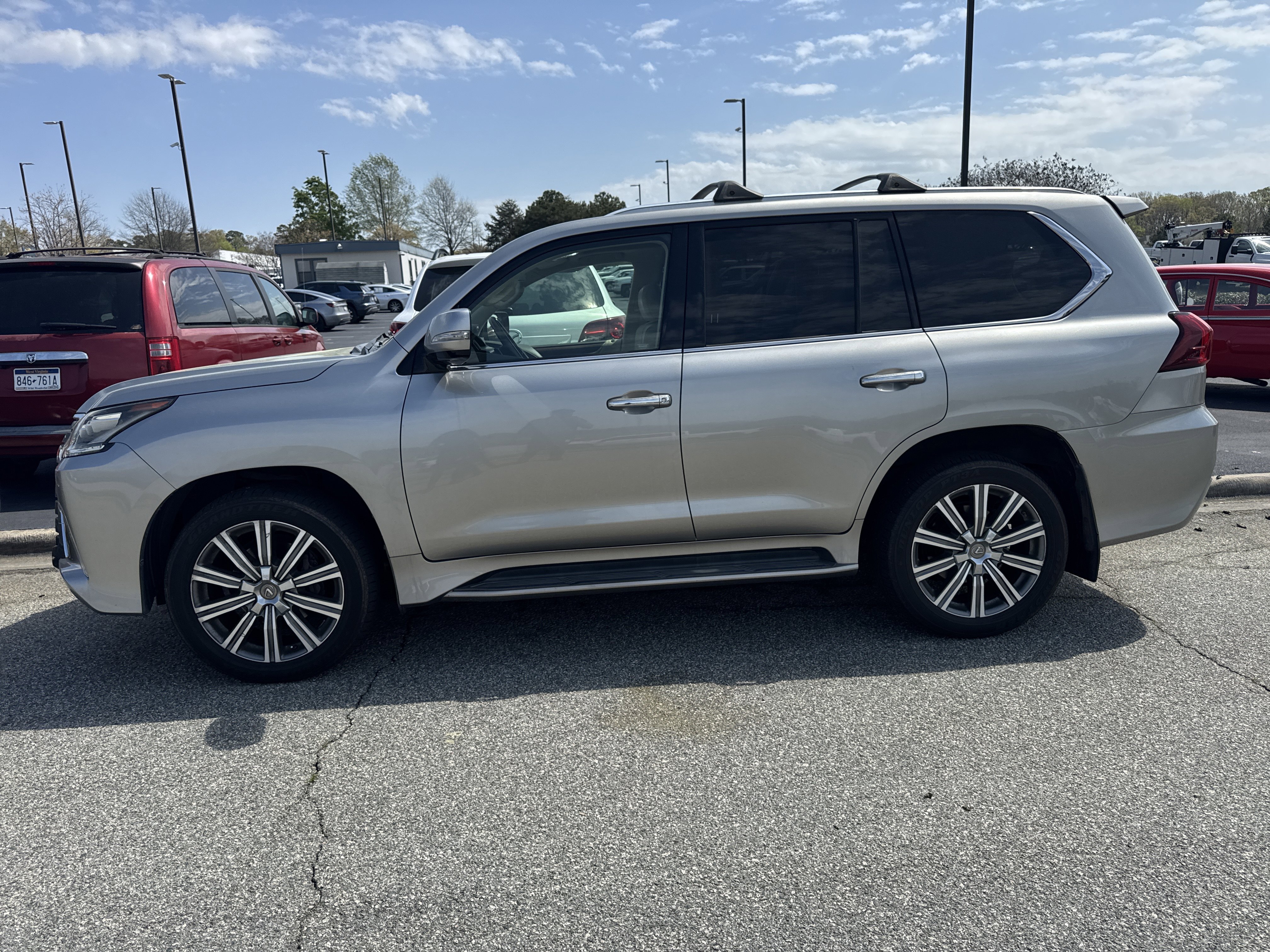 Used 2016 Lexus LX 570 4WD w/ Luxury Package image 7