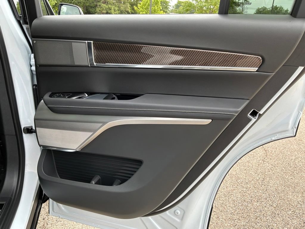 New 2027 Cadillac Vistiq Sport AWD/4WD image 43