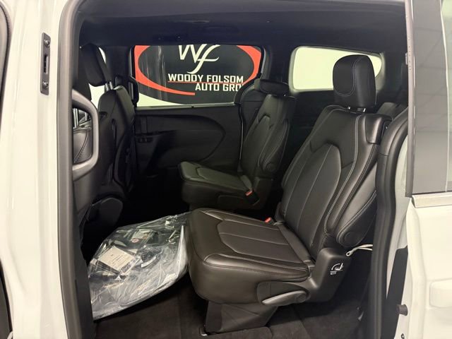 New 2026 Chrysler Voyager LX image 16