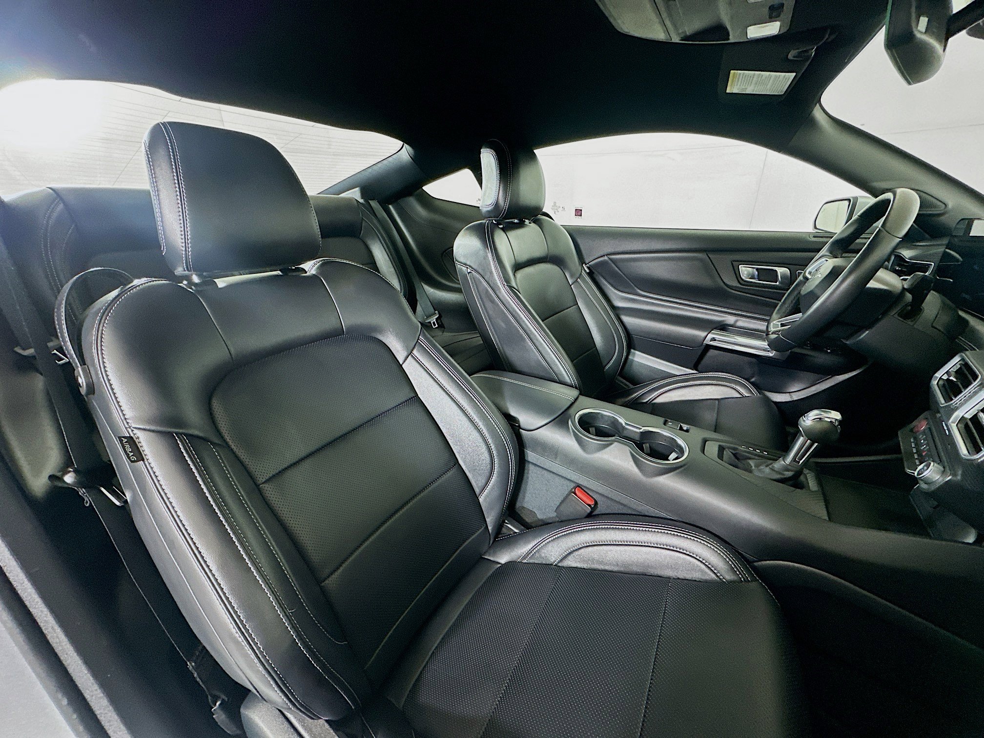 Used 2025 Ford Mustang Premium RWD image 27