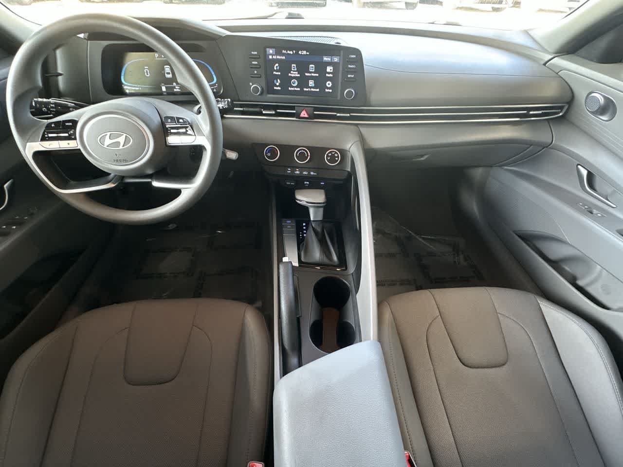 Used 2026 Hyundai Elantra SE FWD image 24
