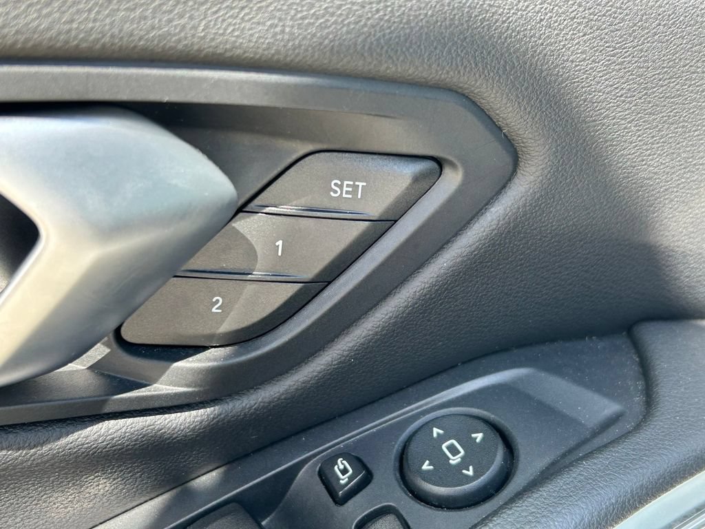 Used 2025 BMW 330i Sedan RWD image 24