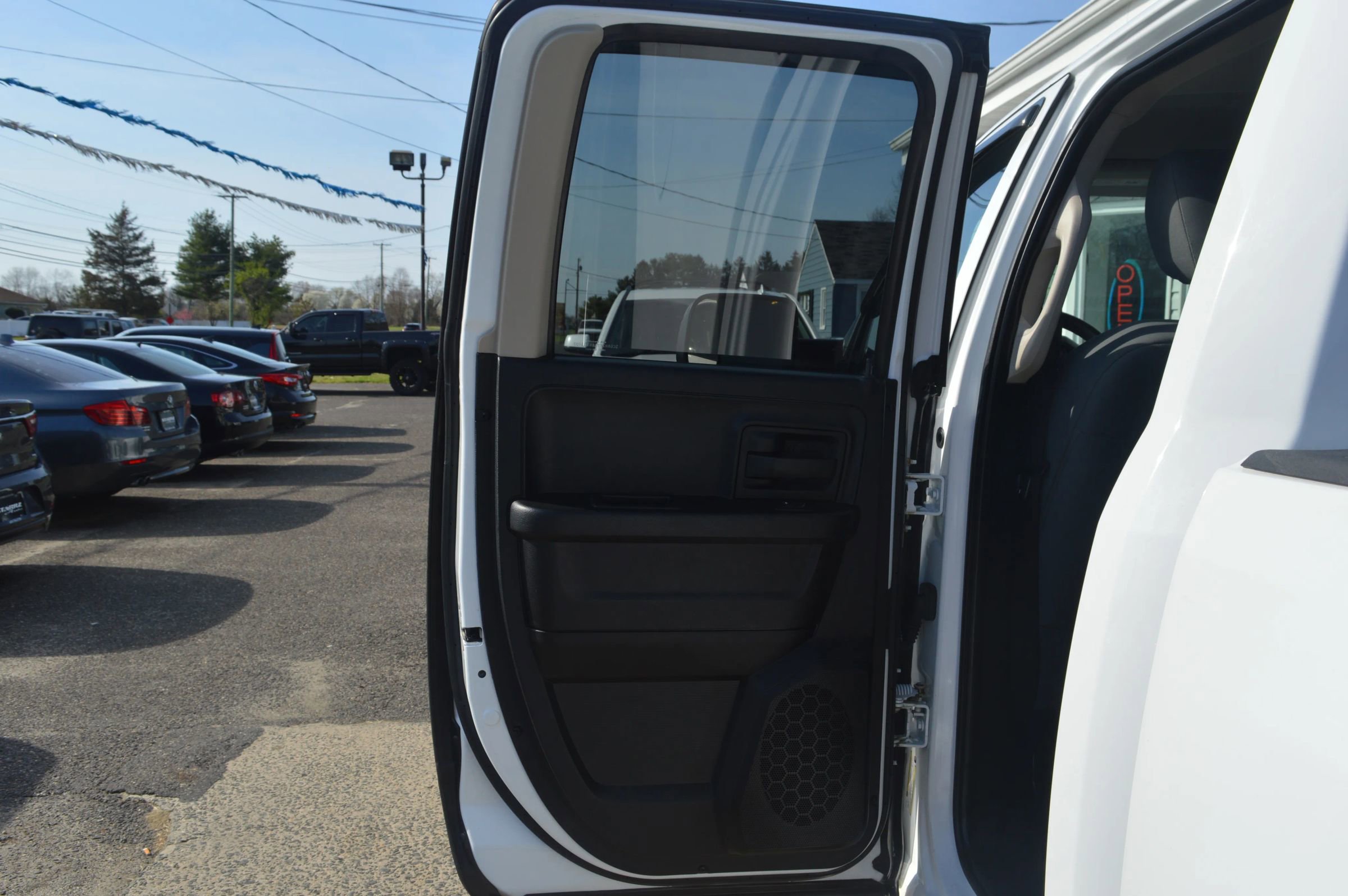 Used 2014 RAM 1500 Express image 23