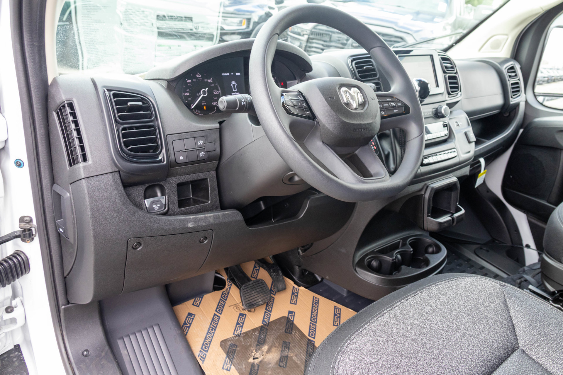 New 2026 RAM ProMaster 1500 w/ Convenience Group FWD image 4