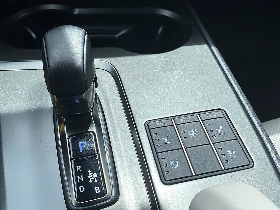Used 2025 Lexus UX 300h FWD image 16