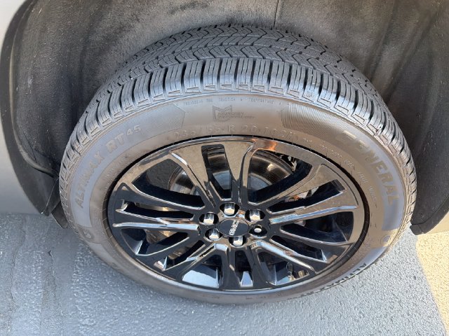 Certified 2023 GMC Acadia SLT w/ Elevation Edition AWD/4WD image 25