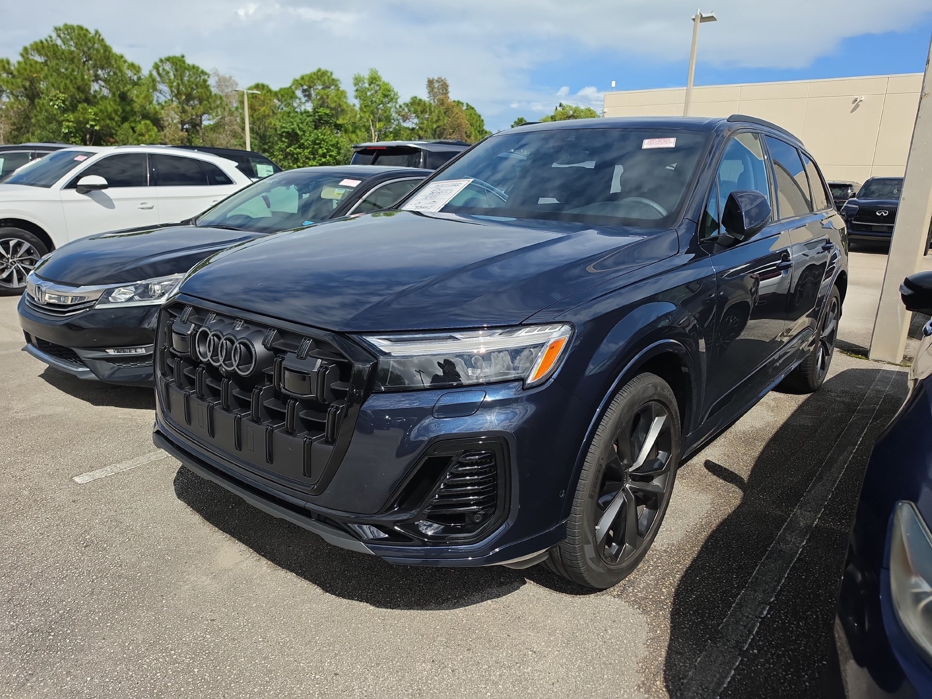 Used 2025 Audi Q7 3.0T Premium Plus w/ Premium Plus Package AWD/4WD image 3
