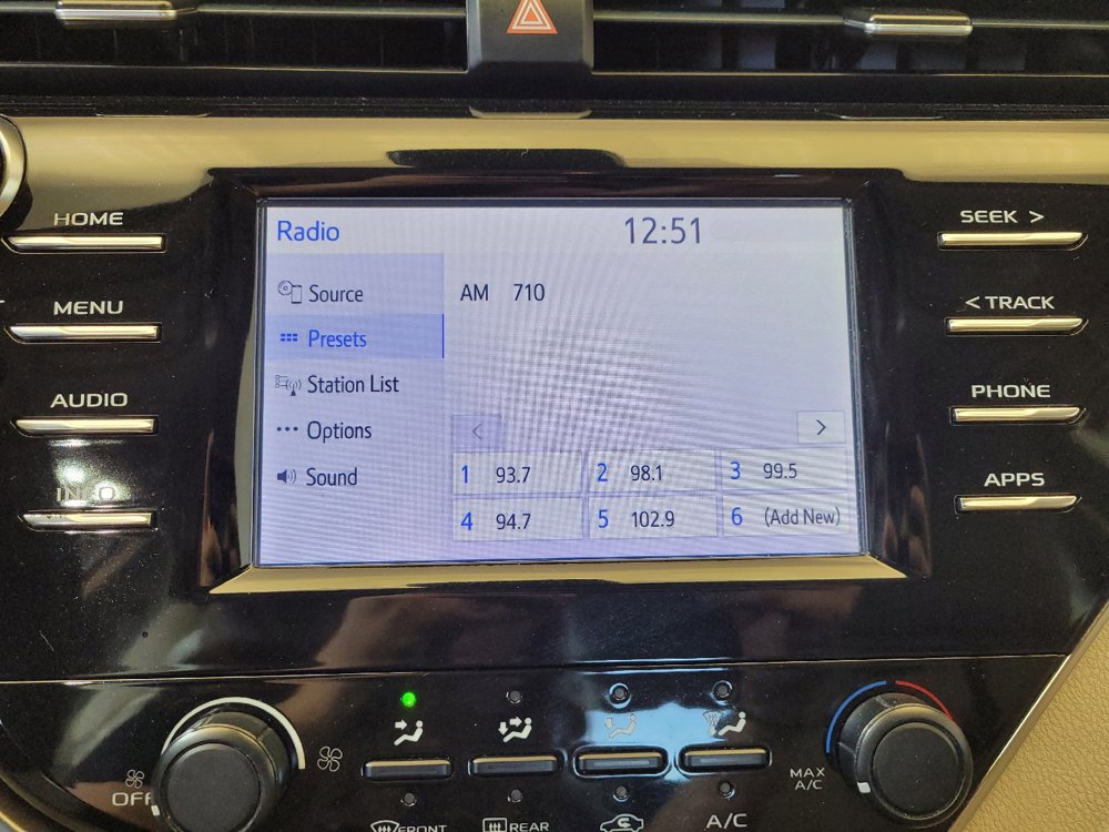 Used 2018 Toyota Camry LE FWD image 25