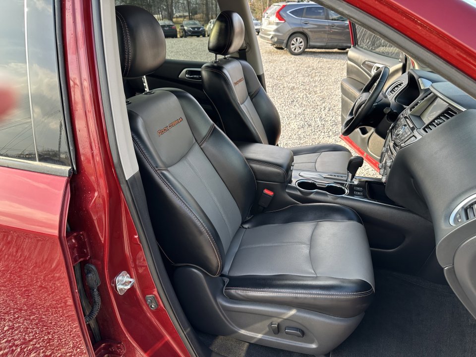 Used 2020 Nissan Pathfinder SL image 19