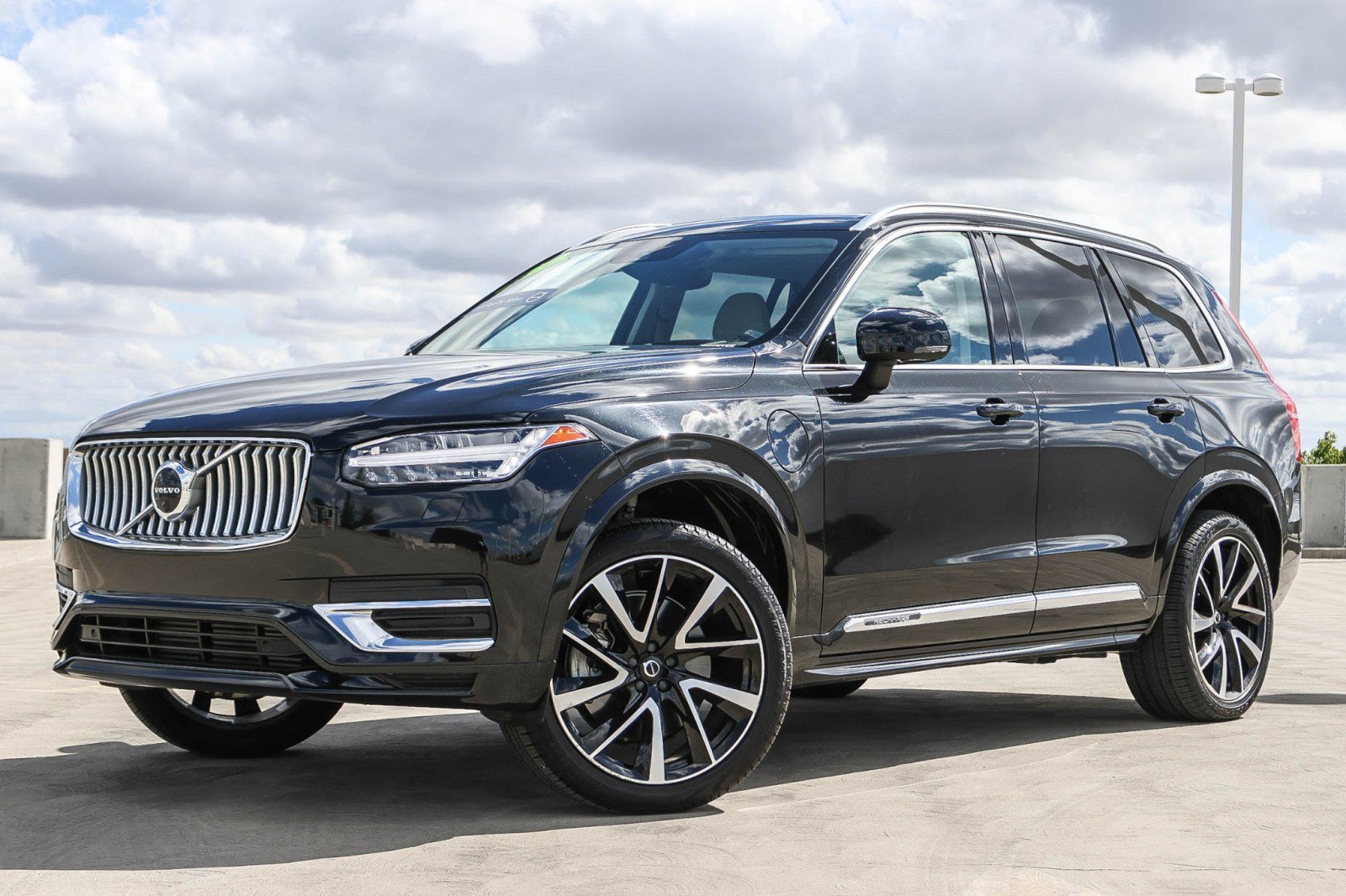 Used 2022 Volvo XC90 T8 Inscription Expression w/ Advanced Package