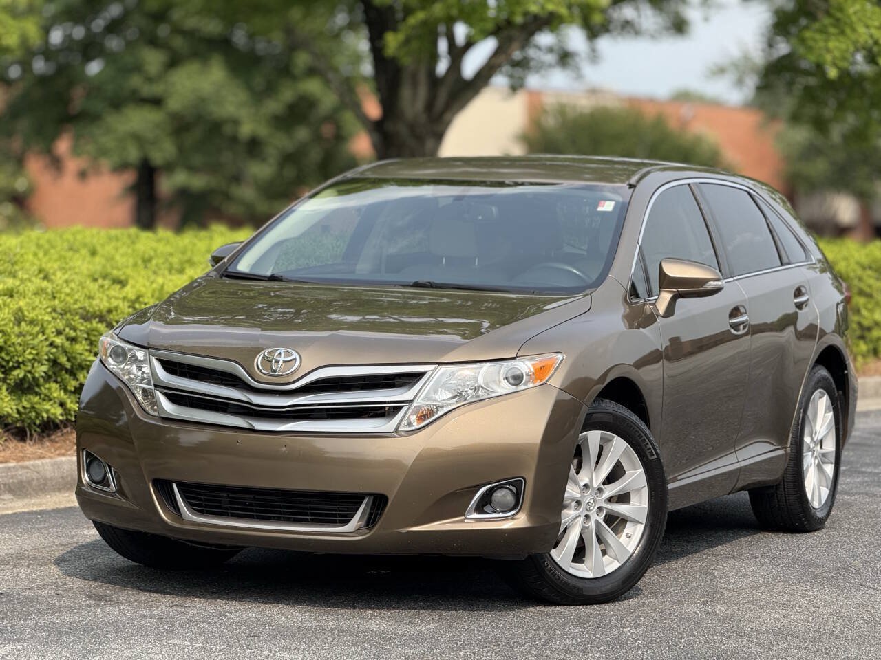 Used 2014 Toyota Venza XLE FWD image 1