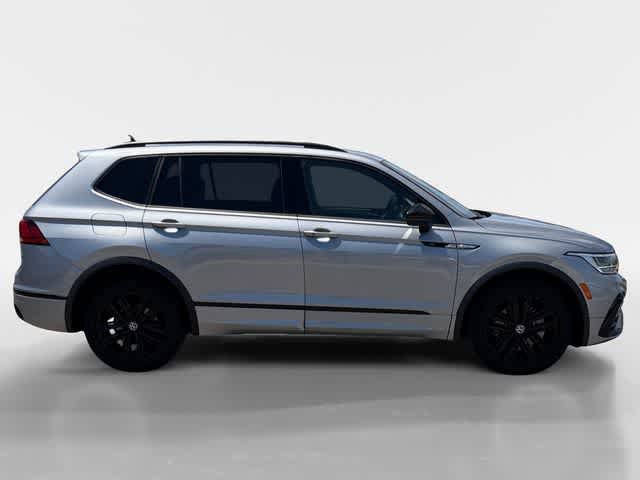 Used 2022 Volkswagen Tiguan SE R-Line FWD image 6
