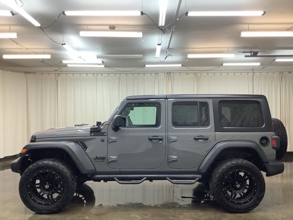 Used 2023 Jeep Wrangler Sport S image 11