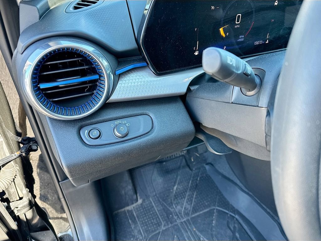 Used 2025 Chevrolet Trax LT image 10