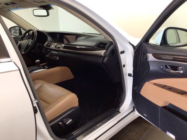 Used 2013 Lexus LS 460 w/ Comfort Pkg RWD image 12