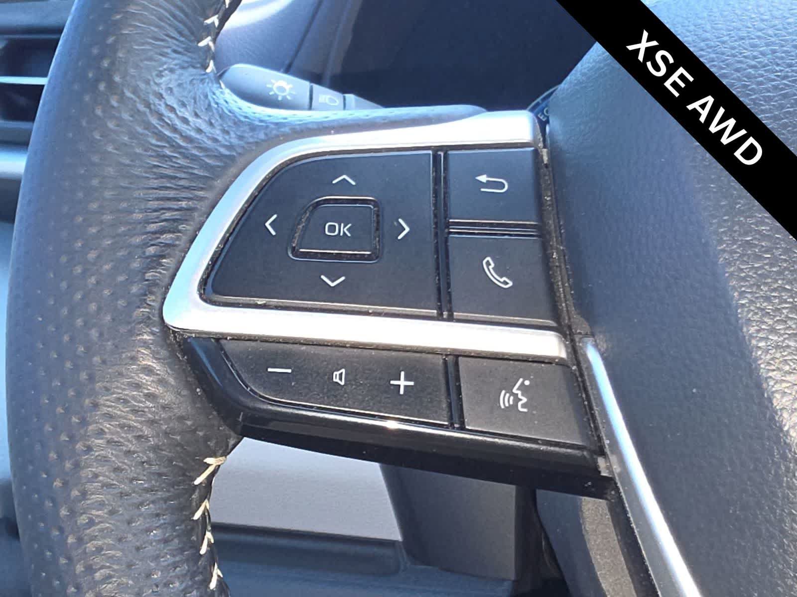 Used 2025 Toyota Sienna XSE AWD/4WD image 28