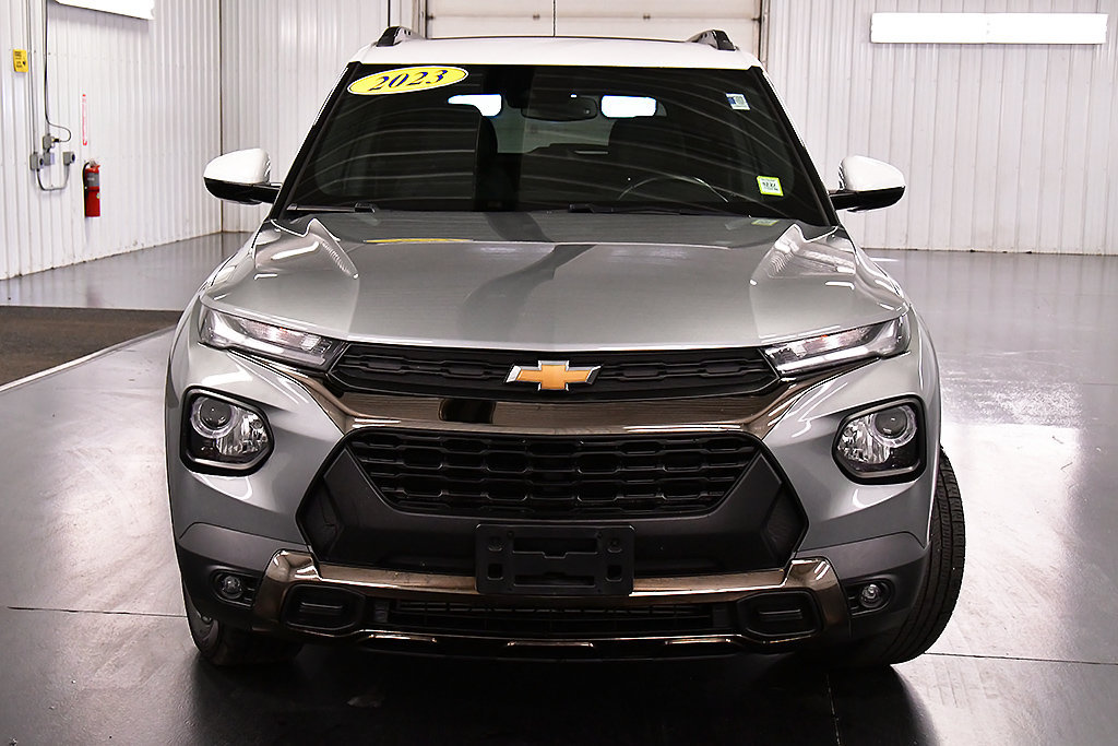 Used 2023 Chevrolet TrailBlazer ACTIV w/ Sun and Liftgate Package AWD/4WD image 2