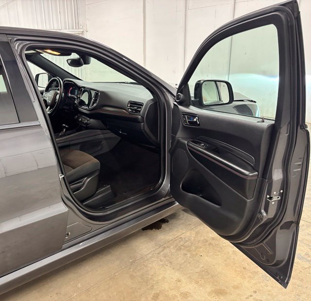 Used 2025 Dodge Durango GT RWD image 17