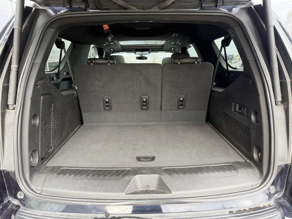 Used 2022 Chevrolet Suburban LT w/ LT Signature Package image 10