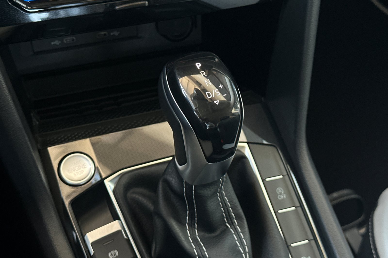 New 2026 Volkswagen Taos SE FWD image 19