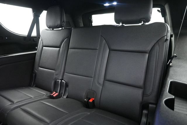 Used 2023 Chevrolet Suburban Z71 w/ Luxury Package AWD/4WD image 20
