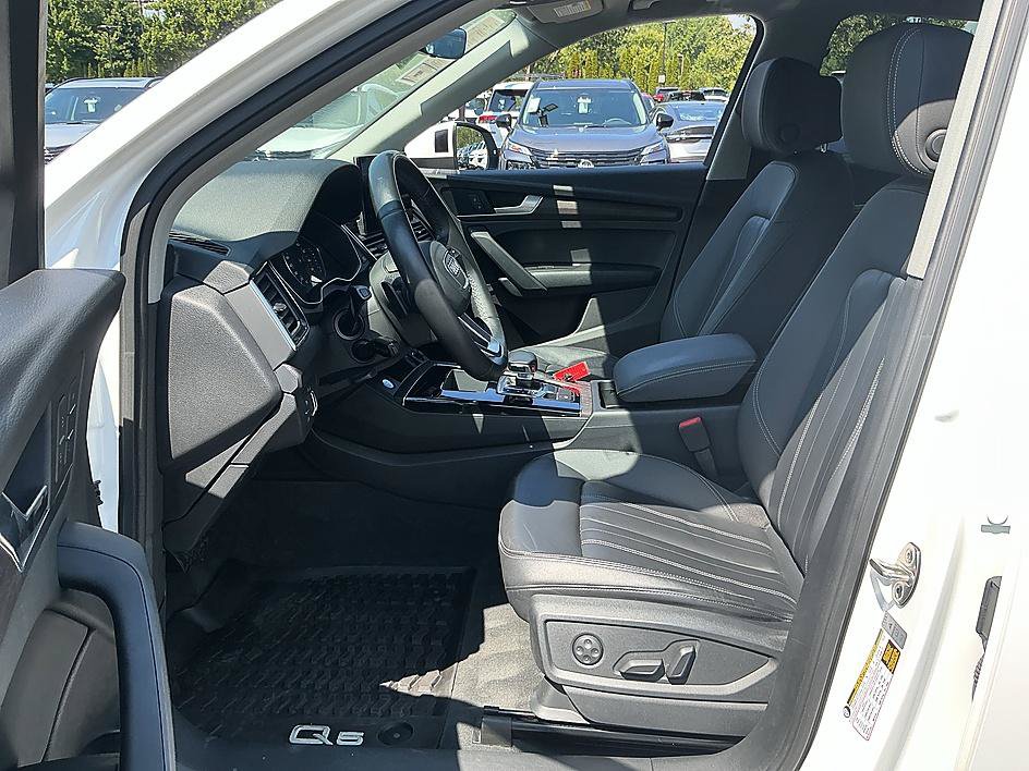 Used 2021 Audi Q5 2.0T Premium w/ Convenience Package AWD/4WD image 12