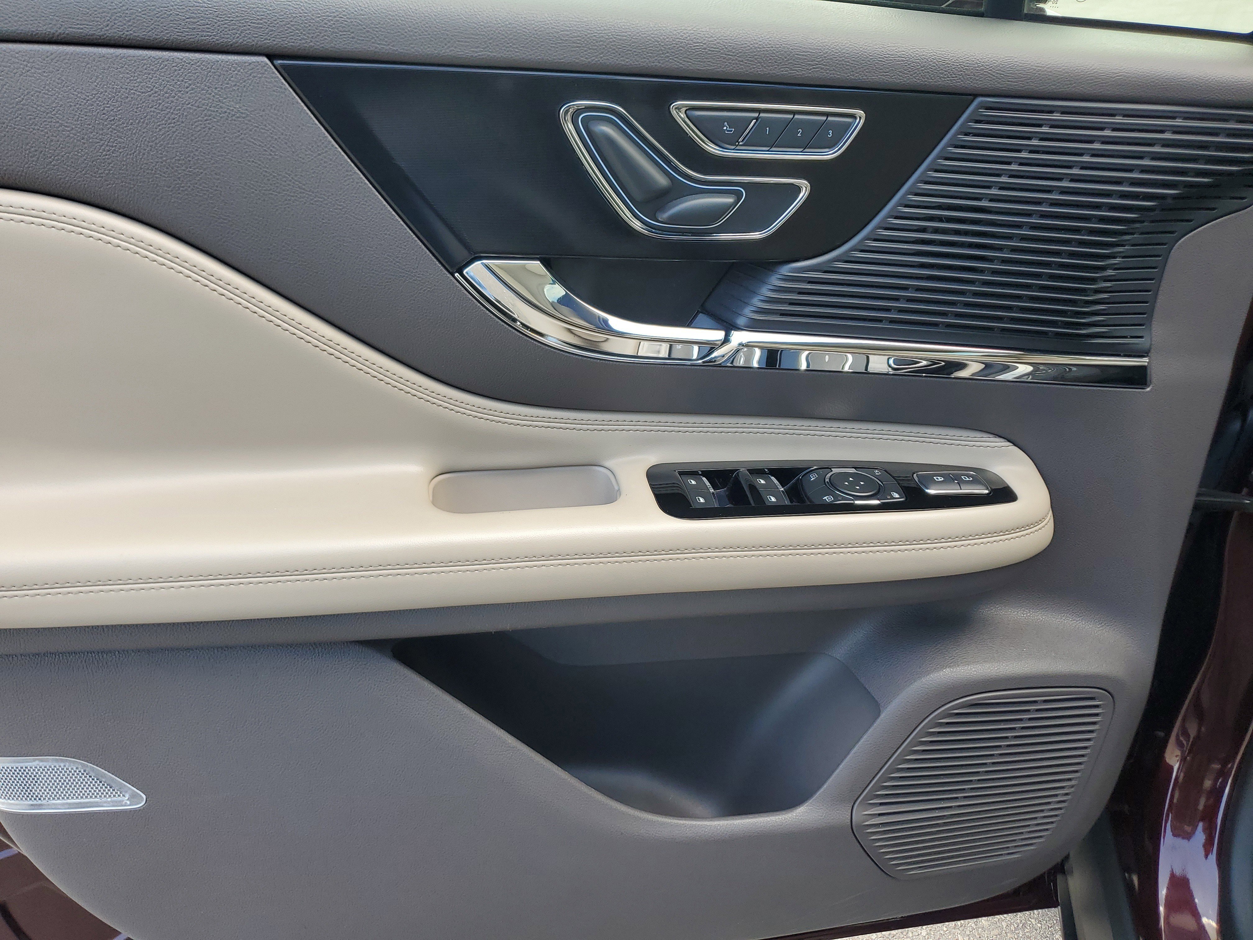 Used 2021 Lincoln Corsair FWD image 25