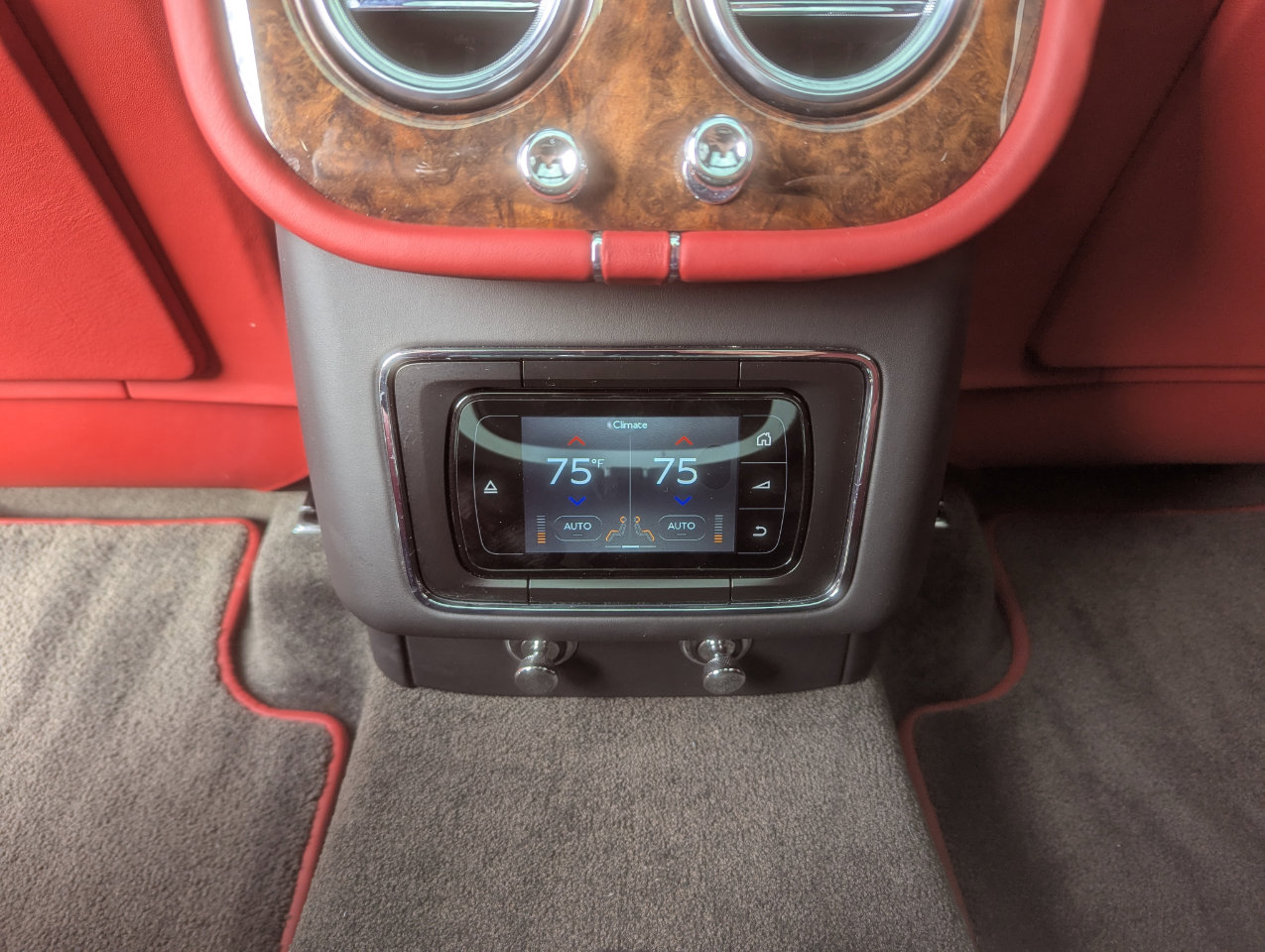 Used 2018 Bentley Bentayga Mulliner image 53