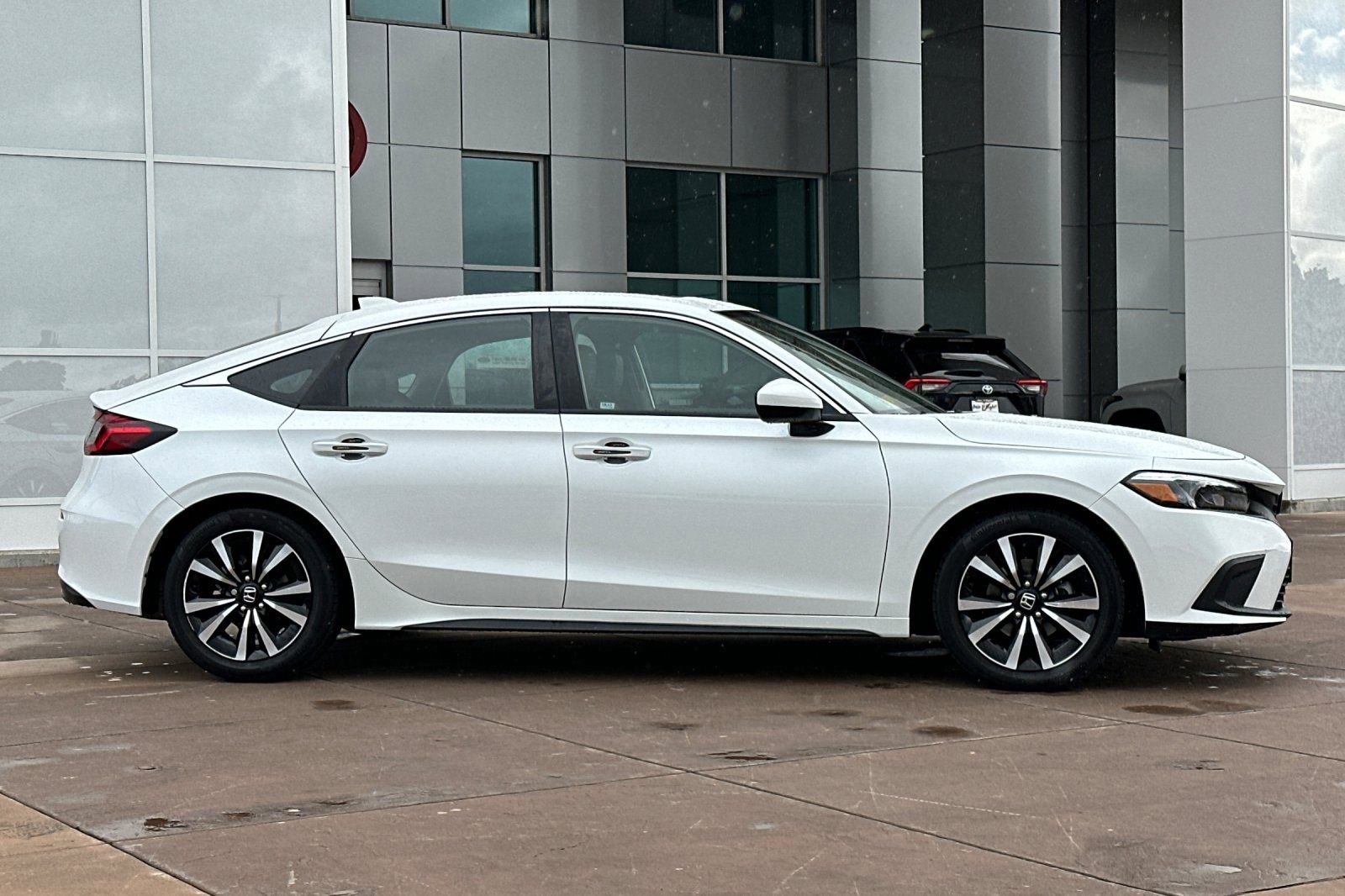 Used 2024 Honda Civic EX-L image 3