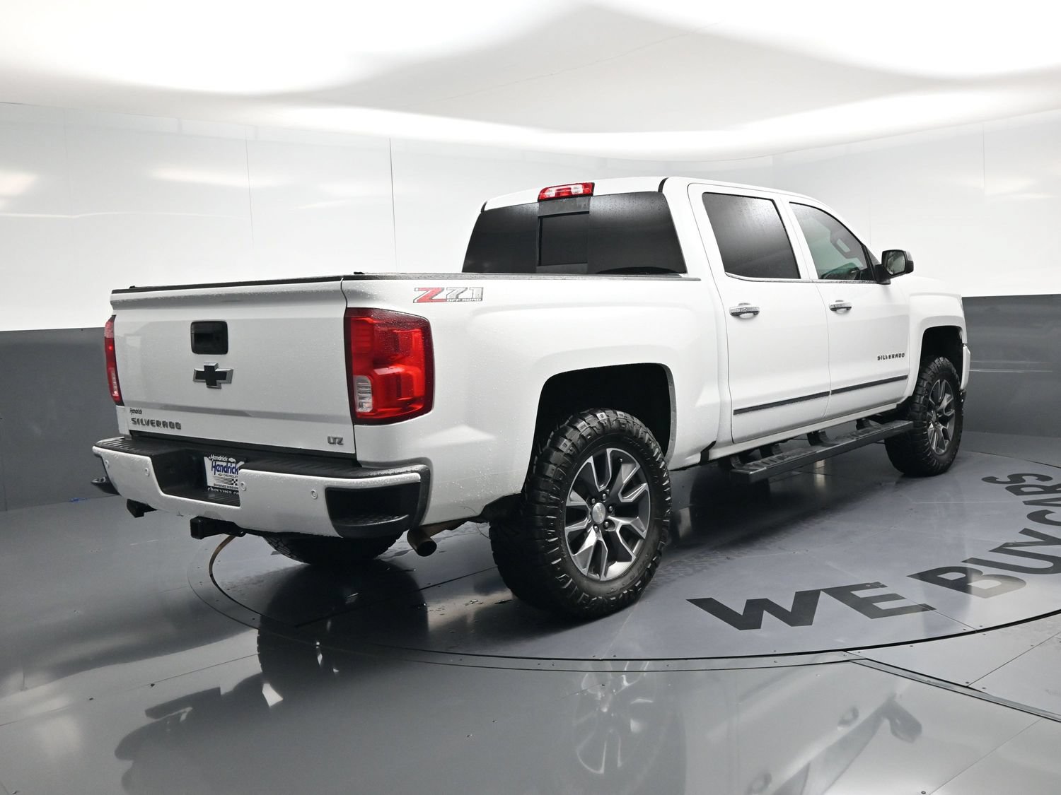 Used 2018 Chevrolet Silverado 1500 LTZ Z71 w/ LTZ Plus Package AWD/4WD image 9