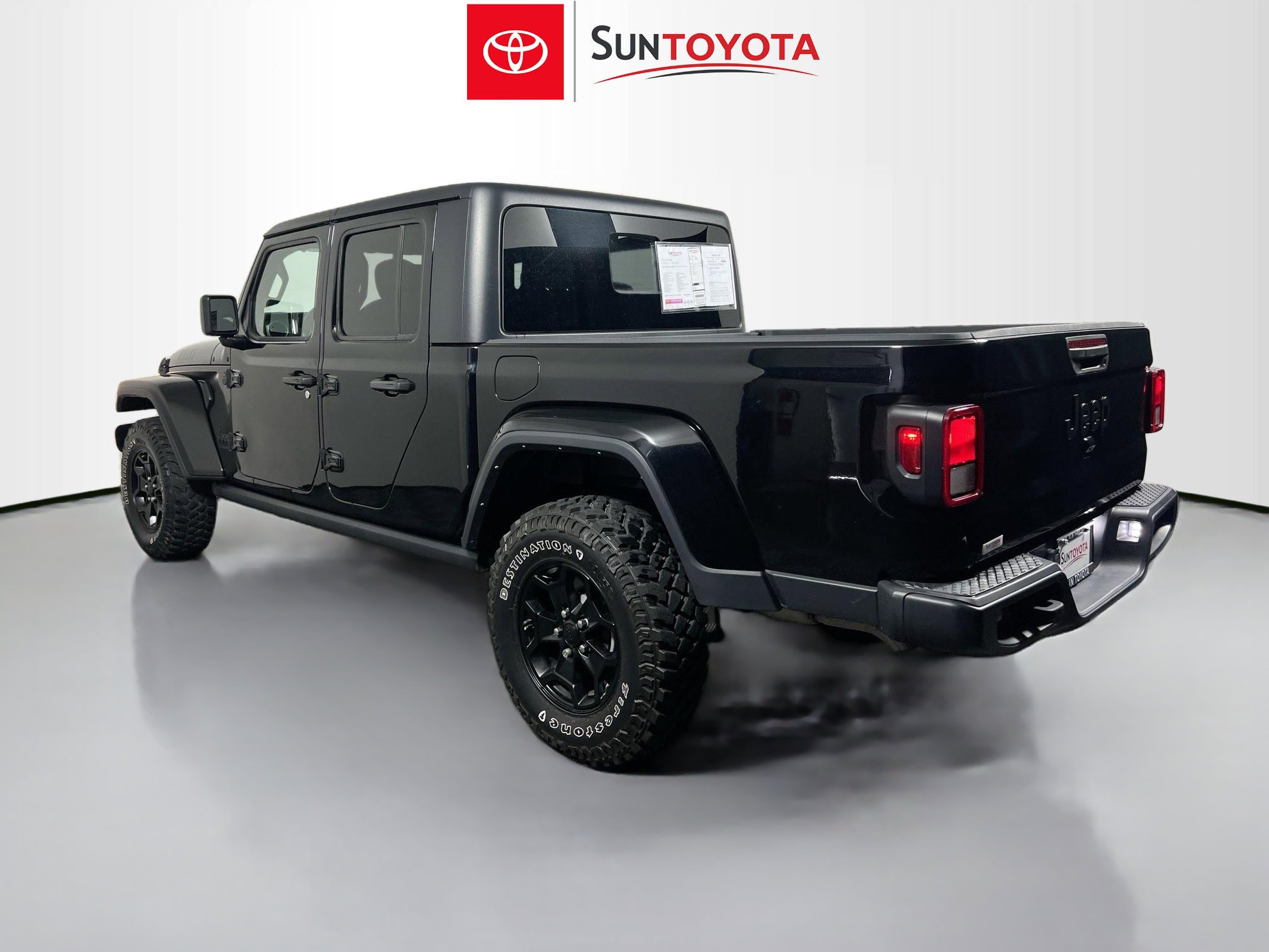 Used 2022 Jeep Gladiator Willys image 6