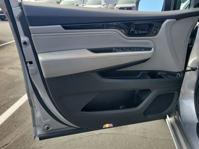 Used 2023 Honda Odyssey Touring image 39