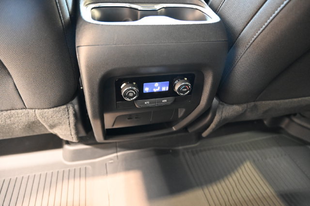 New 2027 Chevrolet Traverse LT w/ LPO, Floor Liner Package AWD/4WD image 26