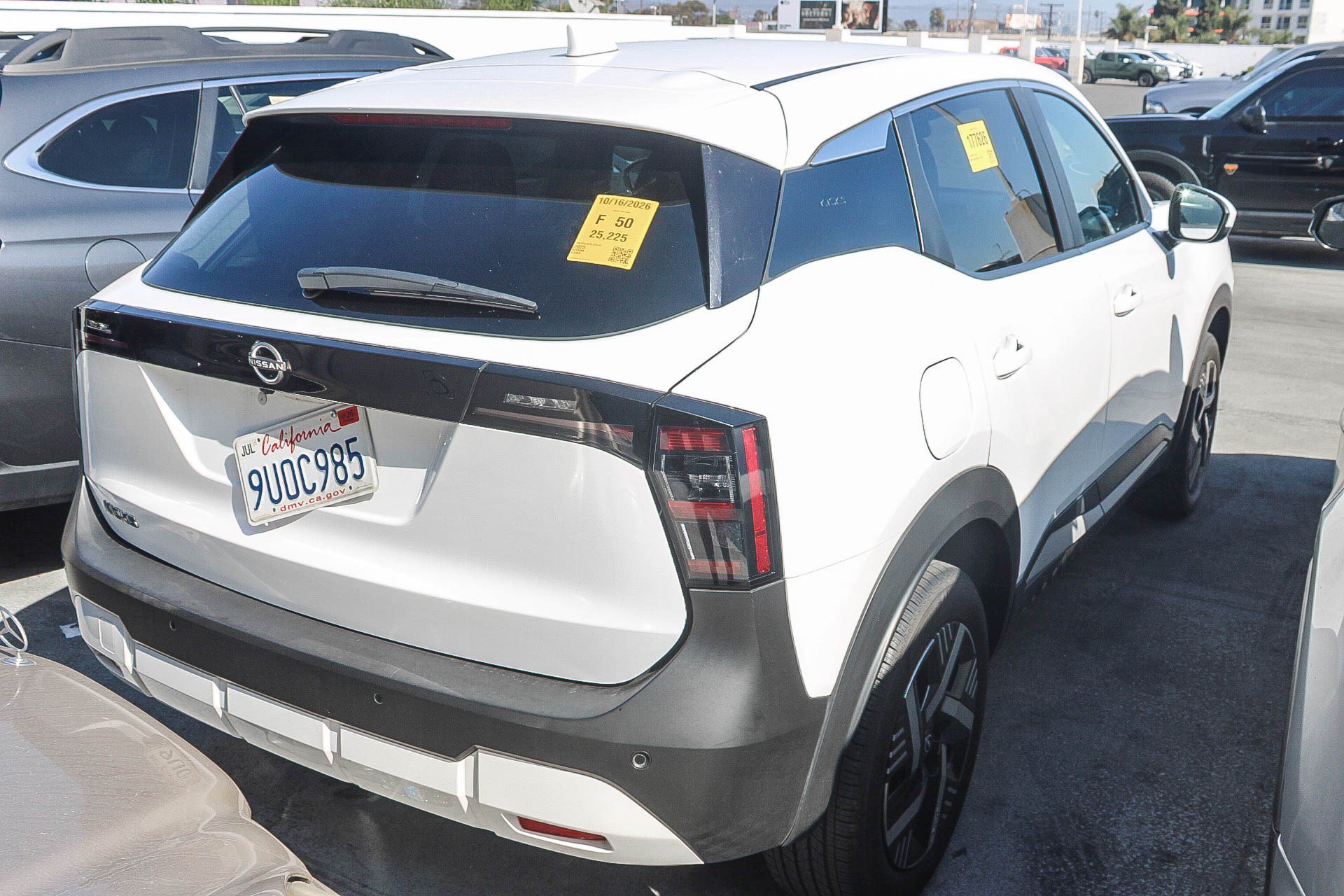 Used 2025 Nissan Kicks SV w/ Charging Package FWD image 14