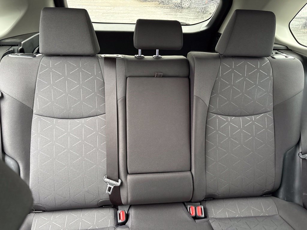 Used 2025 Toyota RAV4 XLE AWD/4WD image 9