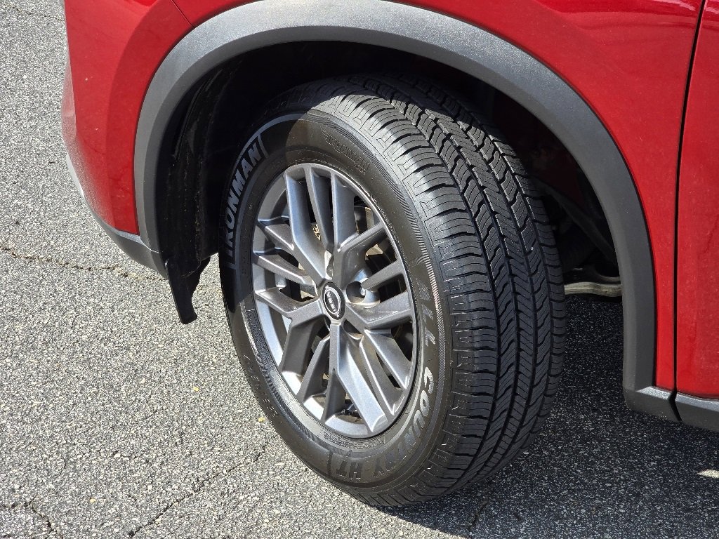 Used 2023 Nissan Rogue S image 27
