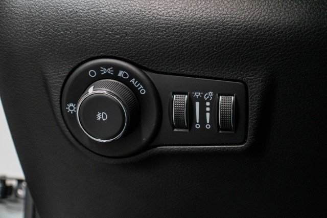 Used 2022 Jeep Compass Trailhawk w/ Trailhawk Convenience Group image 19