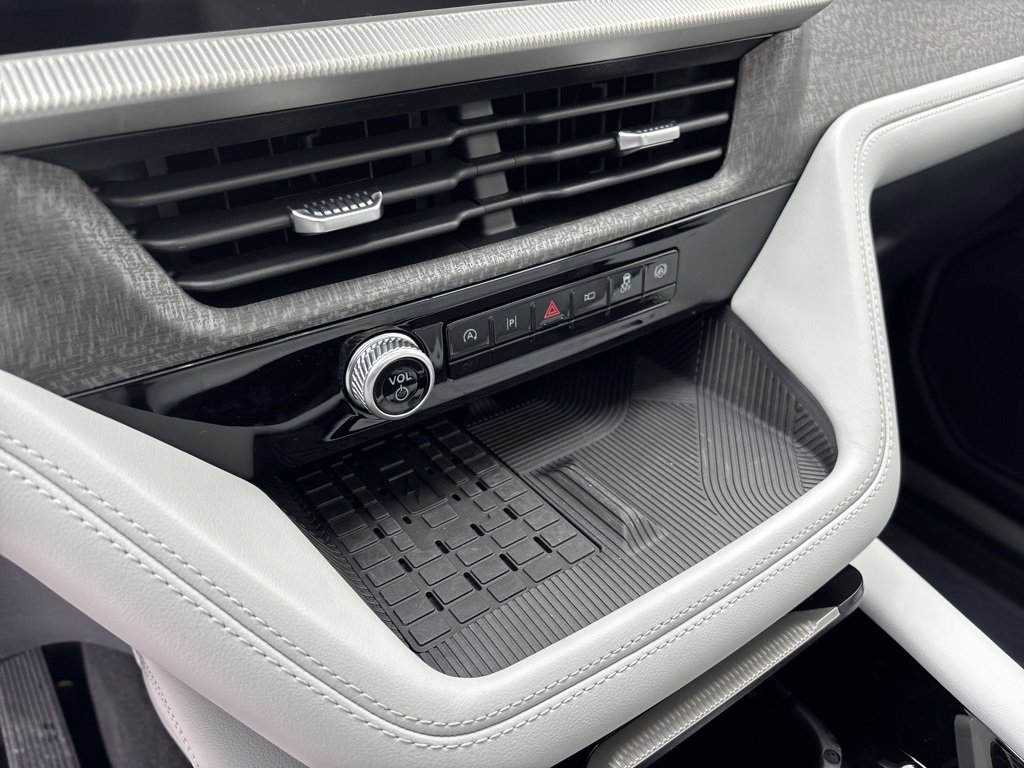 New 2025 Ford Explorer Platinum w/ Ultimate Package image 21