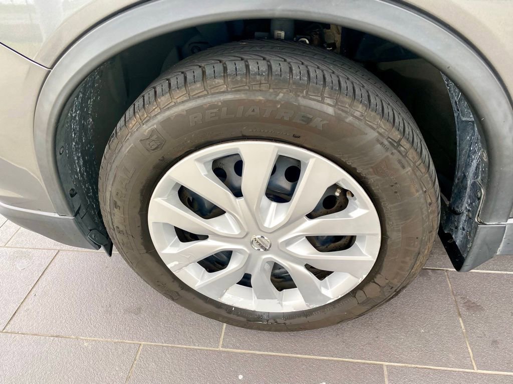 Used 2019 Nissan Rogue S FWD image 11
